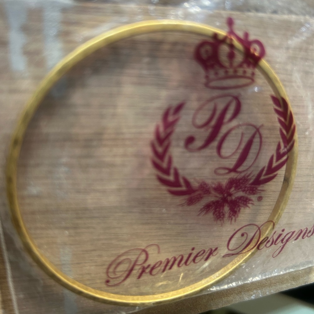 Premier Designs Gold Bangle Bracelet